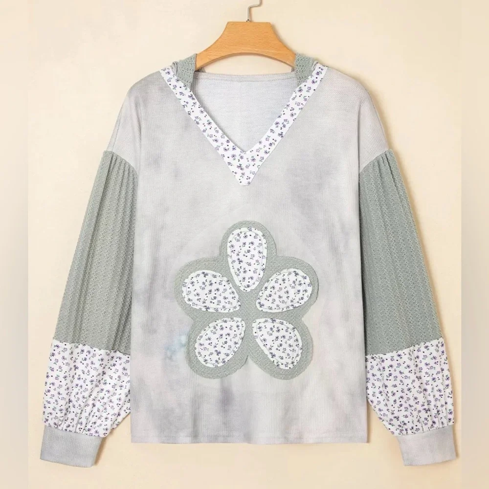 🔥 NEW! POL Floral Patched Waffle Textured V Neck Casual Hooded Top Sz. Large - Picture 3 of 5